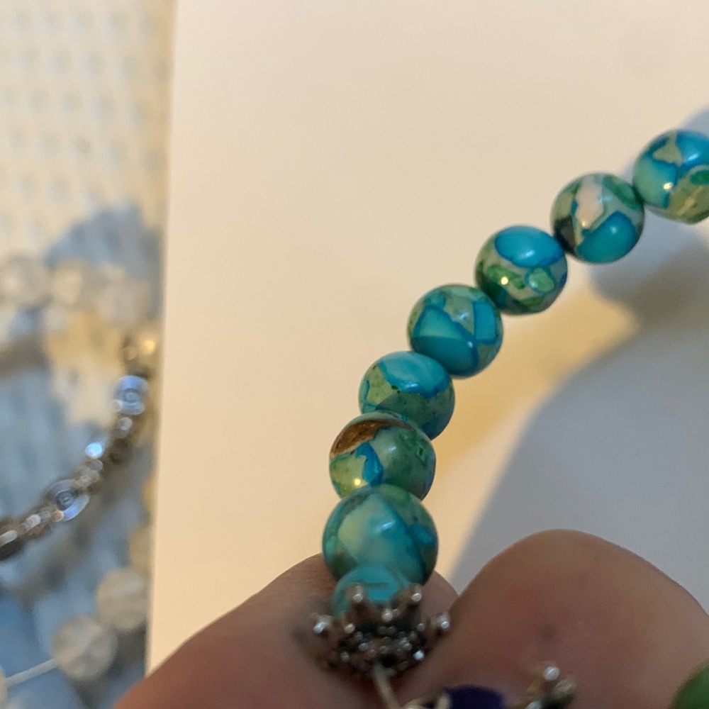 Super pretty glass bead , wire bracelet